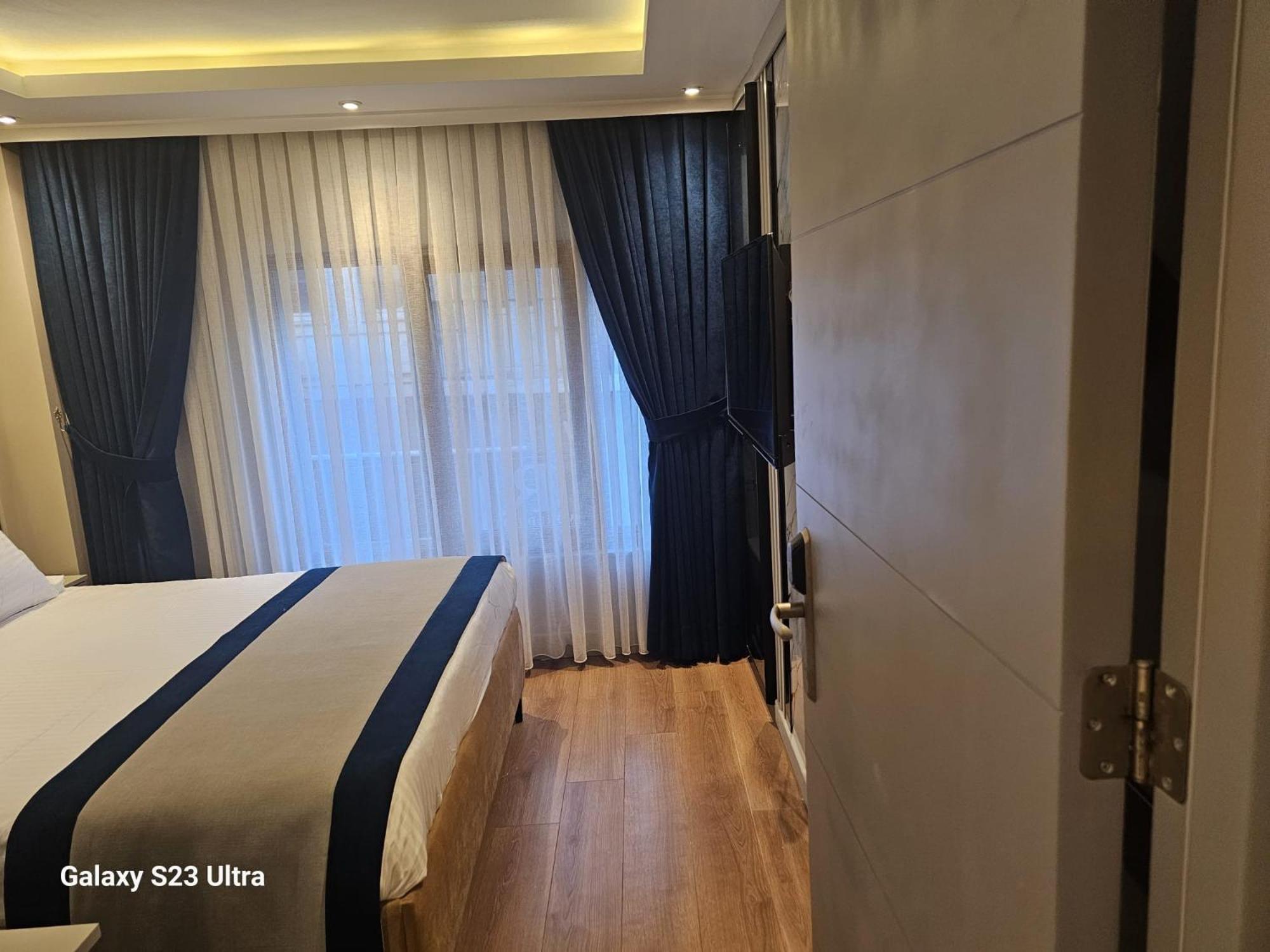 Regency World Hotel — Photos 1